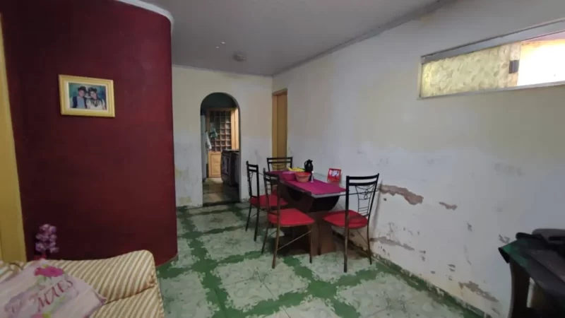 🏠 Oportunidade em Samambaia – 2 casas no mesmo lote, a apenas 100m do metrô!
