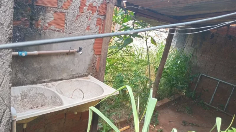 Casa Quitada e Escriturada á Venda - Recanto das Emas - Image 2
